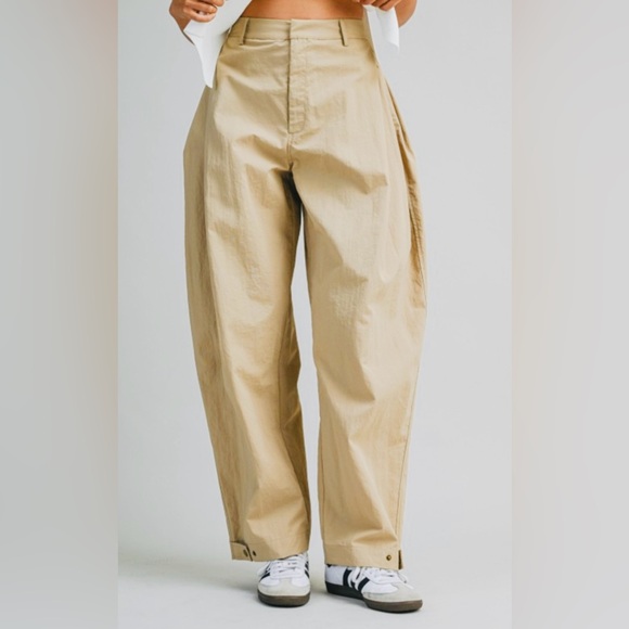Women's Tan Chinos barrel style